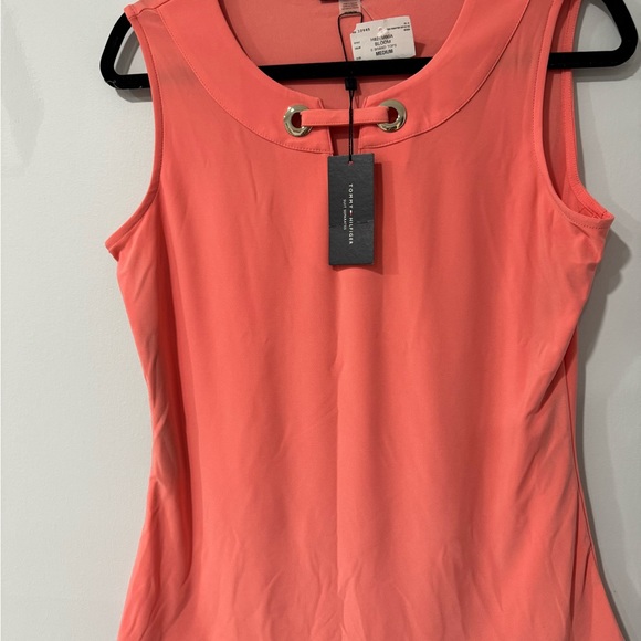 Keyhole Top - Picture 3 of 6